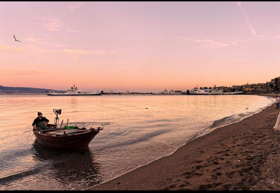 The Door Of Sicily Apartment เมสซีนา ภายนอก รูปภาพ